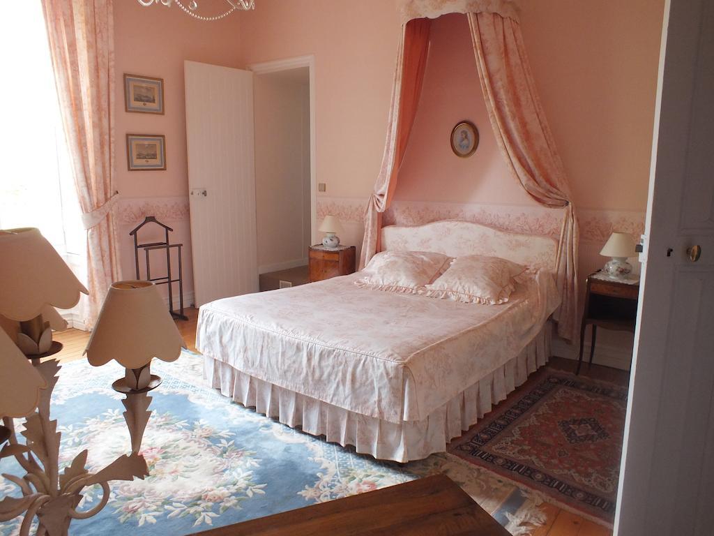 Chateau De Naze Vivy-Saumur Zimmer foto